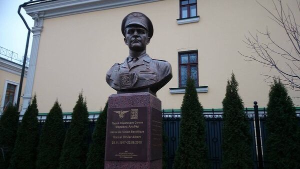 Le monument à Marcel Albert, pilote du régiment Normandie-Niemen, inauguré à Moscou - Sputnik Afrique