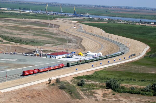 La construction du corridor de transport international «Nord-Sud» en Russie La construction du corridor de transport international «Nord-Sud» en Russie - Sputnik Afrique