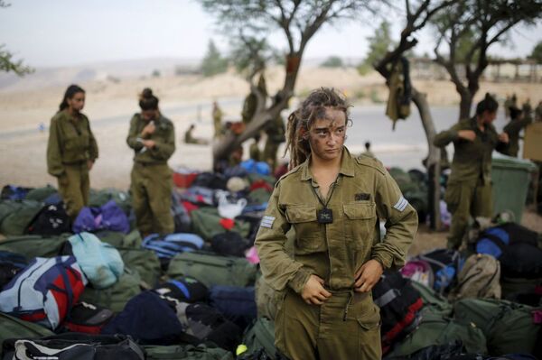 Jeunes filles-soldats du bataillon israélien Caracal Jeunes filles-soldats du bataillon israélien Caracal - Sputnik Afrique