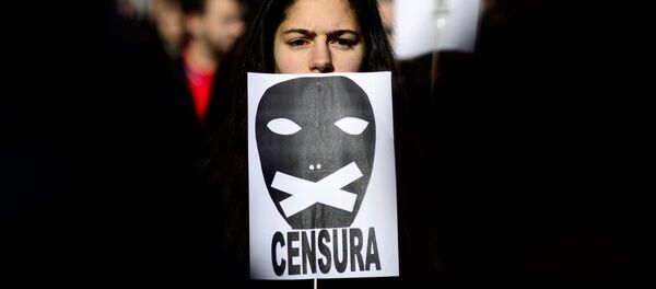 L’UE et les USA ne lésinent pas sur les moyens pour combattre la «propagande russe» L’UE et les USA ne lésinent pas sur les moyens pour combattre la «propagande russe» - Sputnik Afrique