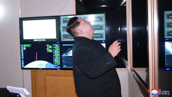 Kim Jong Un supervise le tir du Hwasong-15 - Sputnik Afrique