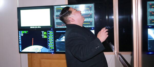 Kim Jong Un supervise le tir du Hwasong-15 - Sputnik Afrique