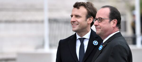 Emmanuel Macron et François Hollande en 2017 - Sputnik Afrique