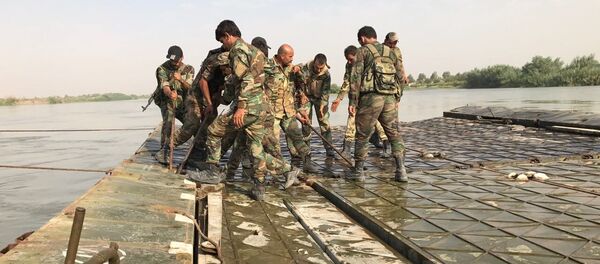 L'Armée syrienne franchit l'Euphrate non loin de Deir ez-Zor - Sputnik Afrique