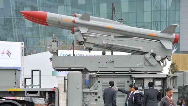 Un missile sol-air indien Akash - Sputnik Afrique
