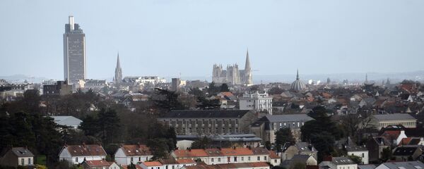 A pictue taken from the bridge of chevire over the Loire river on January 9, 2016 shows the city of Nantes, western France. A pictue taken from the bridge of chevire over the Loire river on January 9, 2016 shows the city of Nantes, western France. - Sputnik Afrique