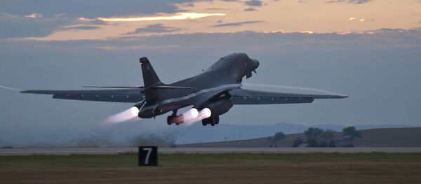 Un bombardier stratégique Rockwell B-1 Lancer - Sputnik Afrique