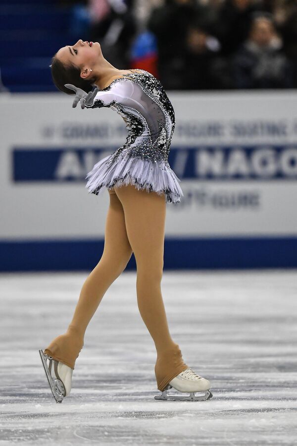 Alina Zagitova lors du programme court en finale du Grand Prix  - Sputnik Afrique