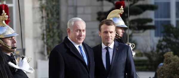 Benjamin Netanyahu et Emmanuel Macron à Paris - Sputnik Afrique