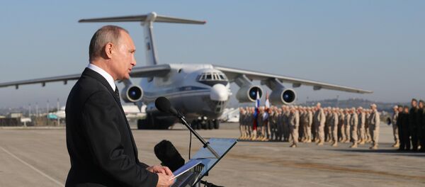 Президент РФ В. Путин посетил авиабазу Хмеймим в Сирии - Sputnik Afrique
