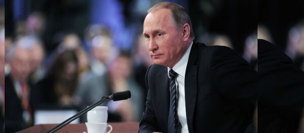 19 октября 2017. Президент РФ Владимир Путин выступает на итоговой пленарной сессии XIV ежегодного заседания Международного дискуссионного клуба Валдай на тему: Мир будущего: через столкновение к гармонии. - Sputnik Afrique