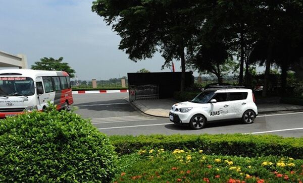 Voiture sans conducteur FPT Software Voiture sans conducteur FPT Software - Sputnik Afrique