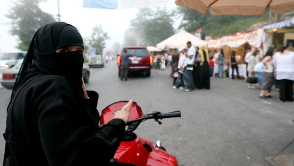 les Saoudiennes pourront bientôt conduire des motos - Sputnik Afrique