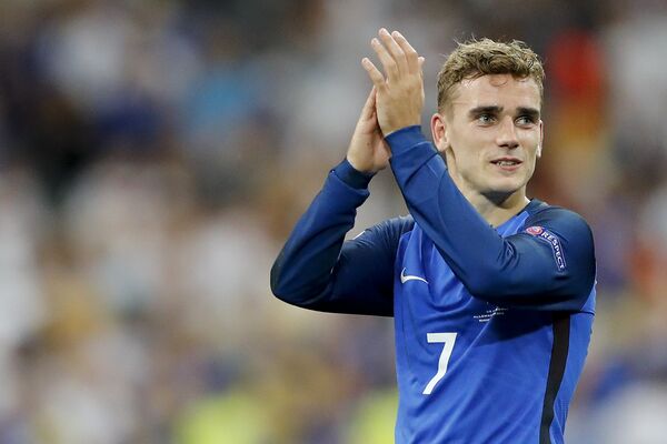 3 Belges, 2 Français et 6 meilleurs joueurs des 1/8e de finale de l’Euro 2016 3 Belges, 2 Français et 6 meilleurs joueurs des 1/8e de finale de l’Euro 2016 - Sputnik Afrique
