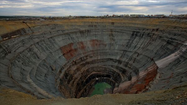 Una mina de diamantes Mir, situada en Yakutia - Sputnik Afrique