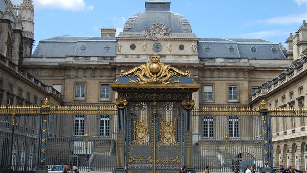 Palais de Justice – gates of the cour d'honneur. - Sputnik Afrique