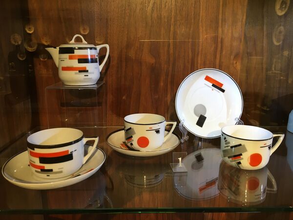 «Révolution de porcelaine. Le rêve d’un nouveau monde» - Sputnik Afrique