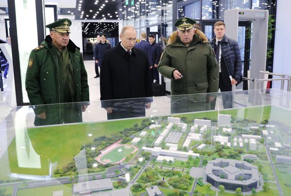 Le Président russe Vladimir Poutine a visité l’Académie militaire des Forces de missiles stratégiques Pierre le Grand - Sputnik Afrique