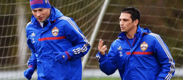 Mark González et Alexeï Berezoutski - Sputnik Afrique