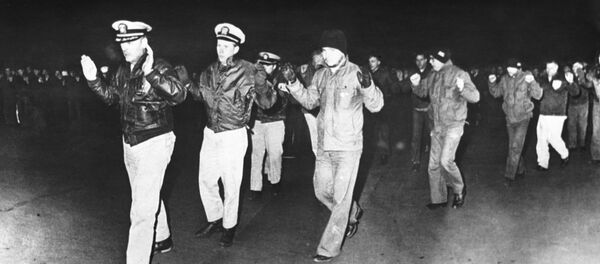 Экипаж американского корабля Пуэбло - Sputnik Afrique