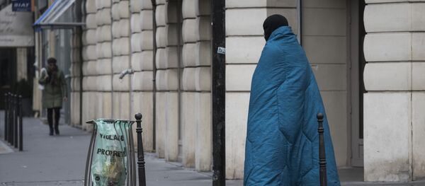 Un SDF à Paris - Sputnik Afrique
