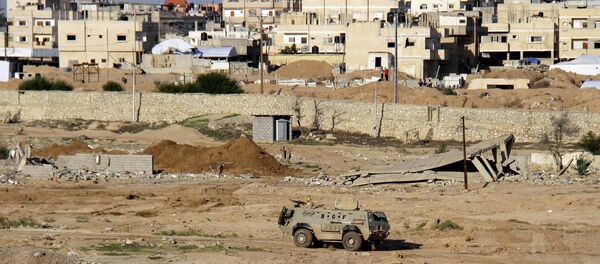 Un véhicule blindé égyptien dans le Sinaï - Sputnik Afrique