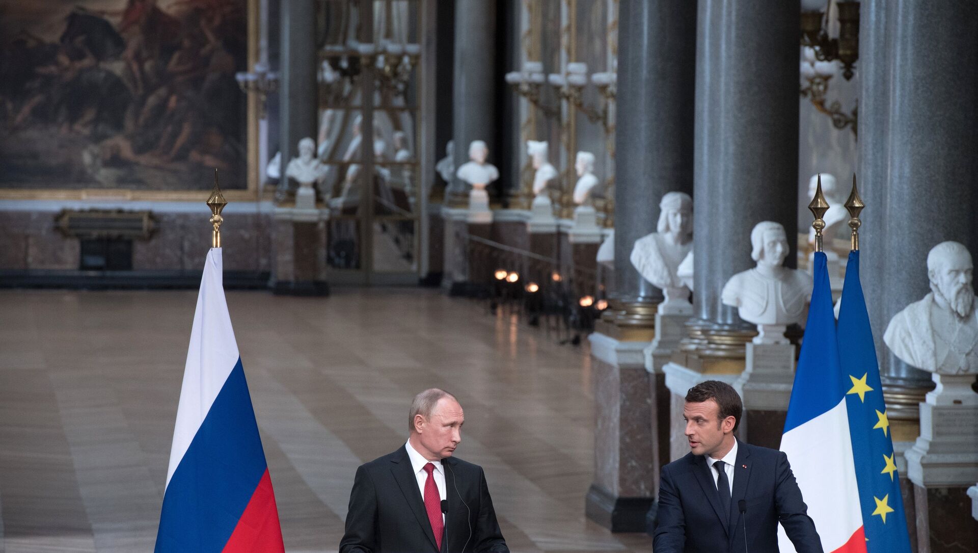 La rencontre entre les Présidents russe et français à Versailles, le 29 mai 2017 - Sputnik Afrique, 1920, 05.02.2021