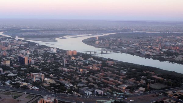 An aerial view shows the Nile river cutting through the Sudanese capital Khartoum - Sputnik Afrique
