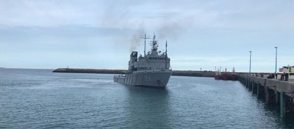 Barco de la armada argentina que transportará el sumergible ruso de observación subacuática Pantera Plus para buscar el submarino San Juan - Sputnik Afrique