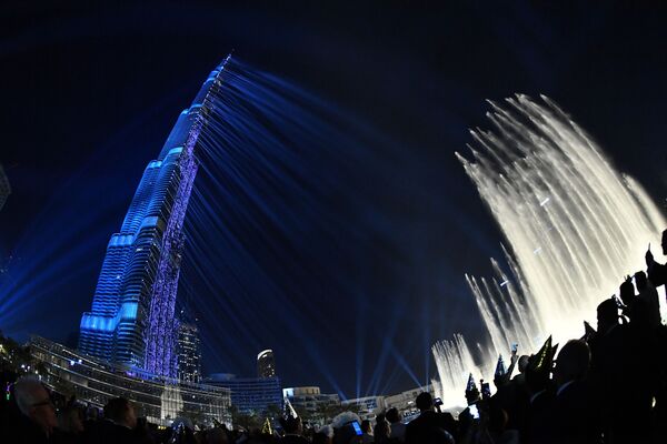 Show laser sur la tour Burj Khalifa dans les Émirats - Sputnik Afrique