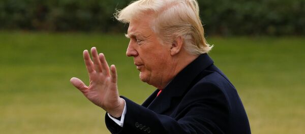 U.S. President Donald Trump departs for holiday travel to his Mar-a-Lago estate in Florida, from the White House in Washington, U.S. December 22, 2017 - Sputnik Afrique