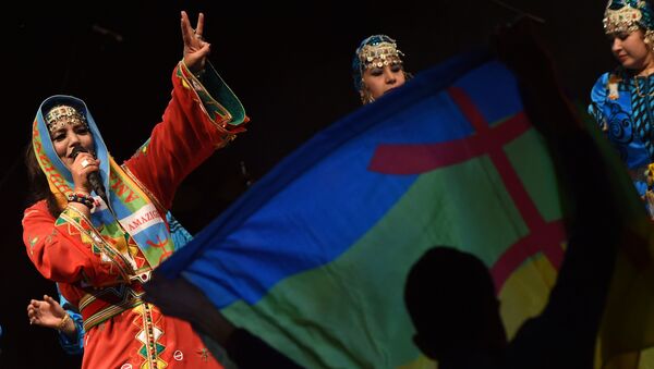 Amazigh singer Fatima Tabaamrant performs during the festival Edition Tiwsi  to celebrate the Amazigh new year, also called Yennayer, the 2,965th year, on January 12, 2015 in Tiznit, Morocco. - Sputnik Afrique