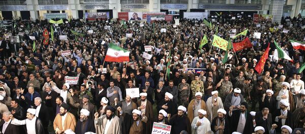 Iranian protesters chant slogans at a rally in Tehran, Iran, Saturday, Dec. 30, 2017 - Sputnik Afrique