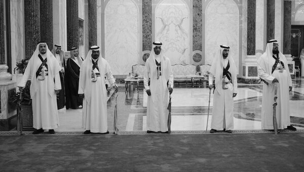 Palace guards are seen in the Saudi Royal Court where US President Donald Trump was due to receive Order of Abdulaziz al-Saud medal in Riyadh on May 20, 2017. - Sputnik Afrique
