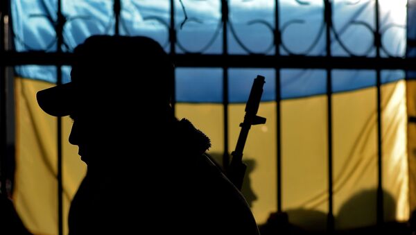 The silhouette of a Ukrainian soldier is seen against a Ukrainian flag as Ukrainian soldiers wait inside the Sevastopol tactical military brigade base in Sevastopol on March 3, 2014. - Sputnik Afrique