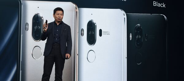 CEO of Huawei presents the new Huawei Mate 9 - Sputnik Afrique
