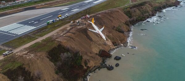 Un avion turc est sorti de la piste et a failli tomber dans la mer - Sputnik Afrique