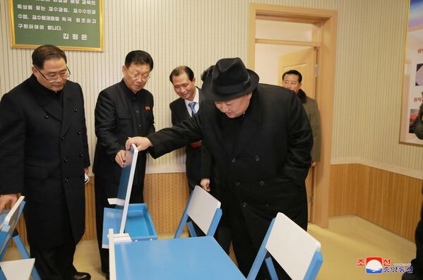 Kim Jong-un à l’Institut pédagogique de Pyongyang - Sputnik Afrique