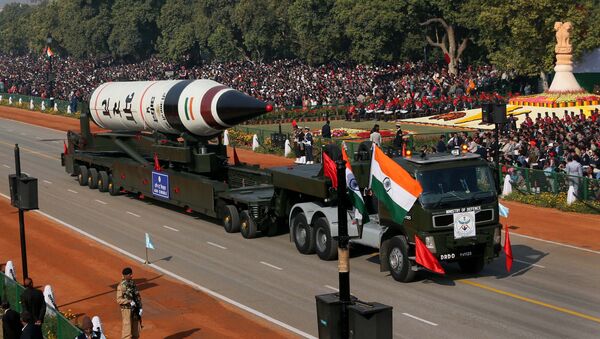 The long range ballistic Agni-V missile is displayed during Republic Day parade, in New Delhi, India. - Sputnik Afrique