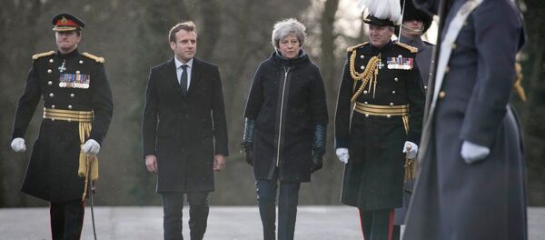 Emmanuel Macron et Theresay May - Sputnik Afrique