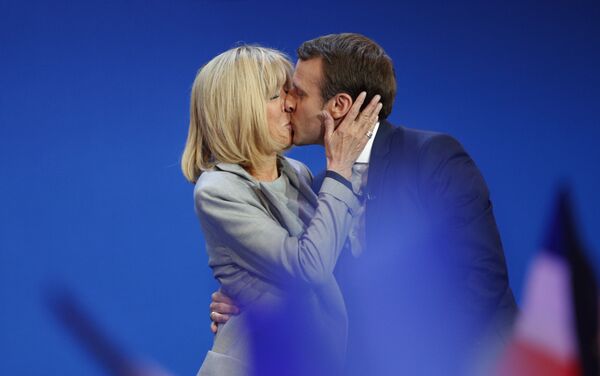 Emmanuel Macron et Brigitte Macron - Sputnik Afrique