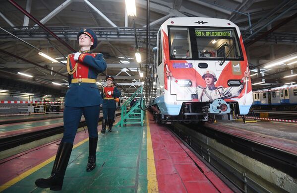 Un «train de la Victoire» est mis en service dans le métro de Moscou - Sputnik Afrique