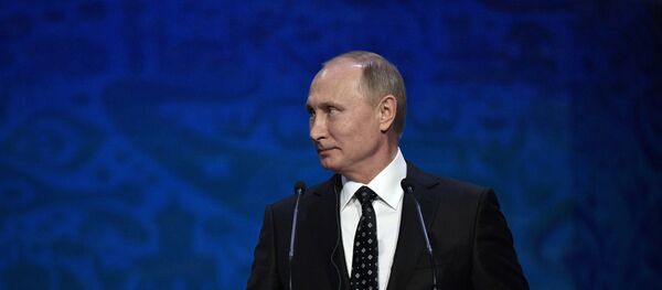 1 декабря 2017. Президент РФ Владимир Путин принимает участие в финальной жеребьёвке чемпионата мира по футболу ФИФА 2018 в Государственном Кремлёвском дворце. - Sputnik Afrique