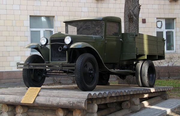 L'un des Poloutorka légendaires remontés du fond du lac de Ladoga L'un des Poloutorka légendaires remontés du fond du lac de Ladoga - Sputnik Afrique