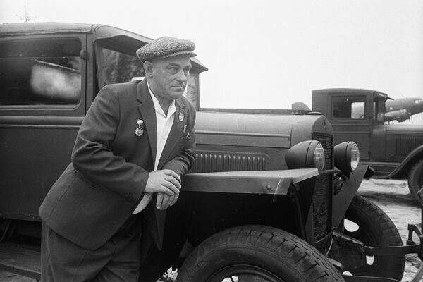 Leonid Barkovitch, chauffeur sur la Route de la vie pendant la Seconde Guerre mondiale Leonid Barkovitch, chauffeur sur la Route de la vie pendant la Seconde Guerre mondiale - Sputnik Afrique