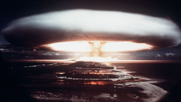 Une test nucléaire français à Mururoa (1971) - Sputnik Afrique