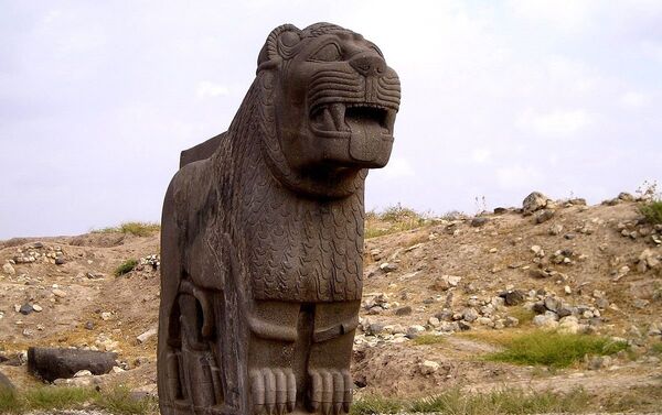 Énorme lion en basalte, le temple de Ain Dara - Sputnik Afrique
