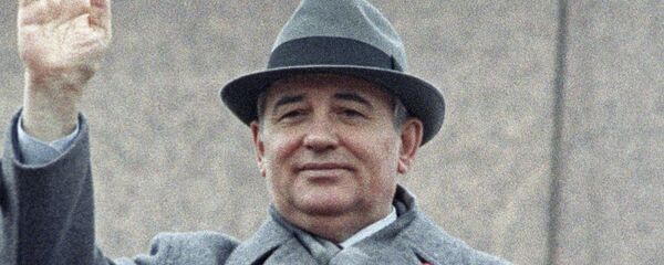 Mikhaïl Gorbatchev sur la place Rouge de Moscou (photo d'archives) Mikhaïl Gorbatchev sur la place Rouge de Moscou (photo d'archives) - Sputnik Afrique