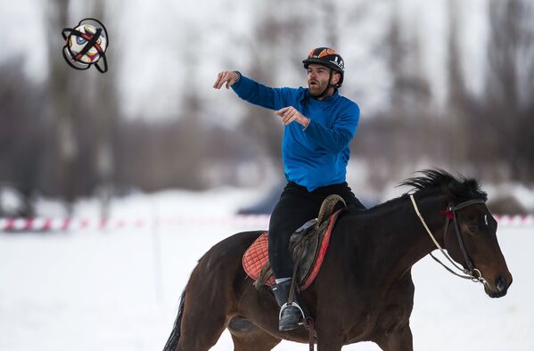 Compétitions de horseball au Kirghizistan - Sputnik Afrique