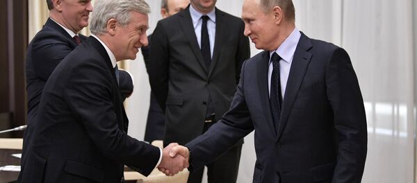 Президент РФ В. Путин встретился с представителями экономического совета Франко-российской ТПП - Sputnik Afrique